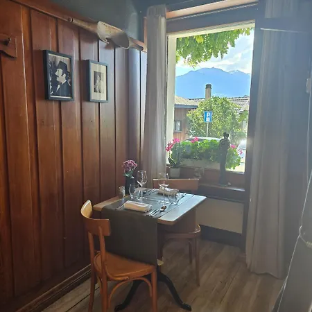 B&B Restaurant Et D'hotes Le 3*